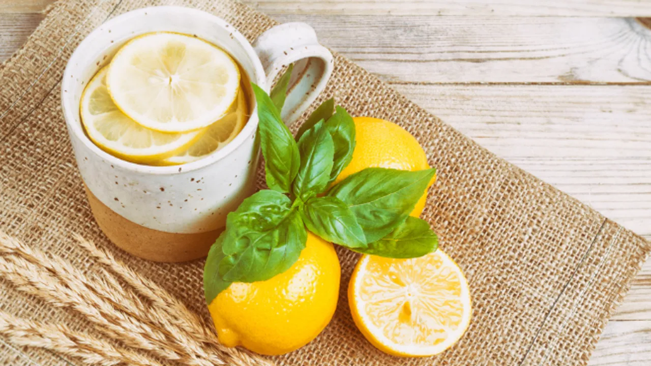 sabah limonlu sicak su icince vucutta neler oluyor paradurumu com