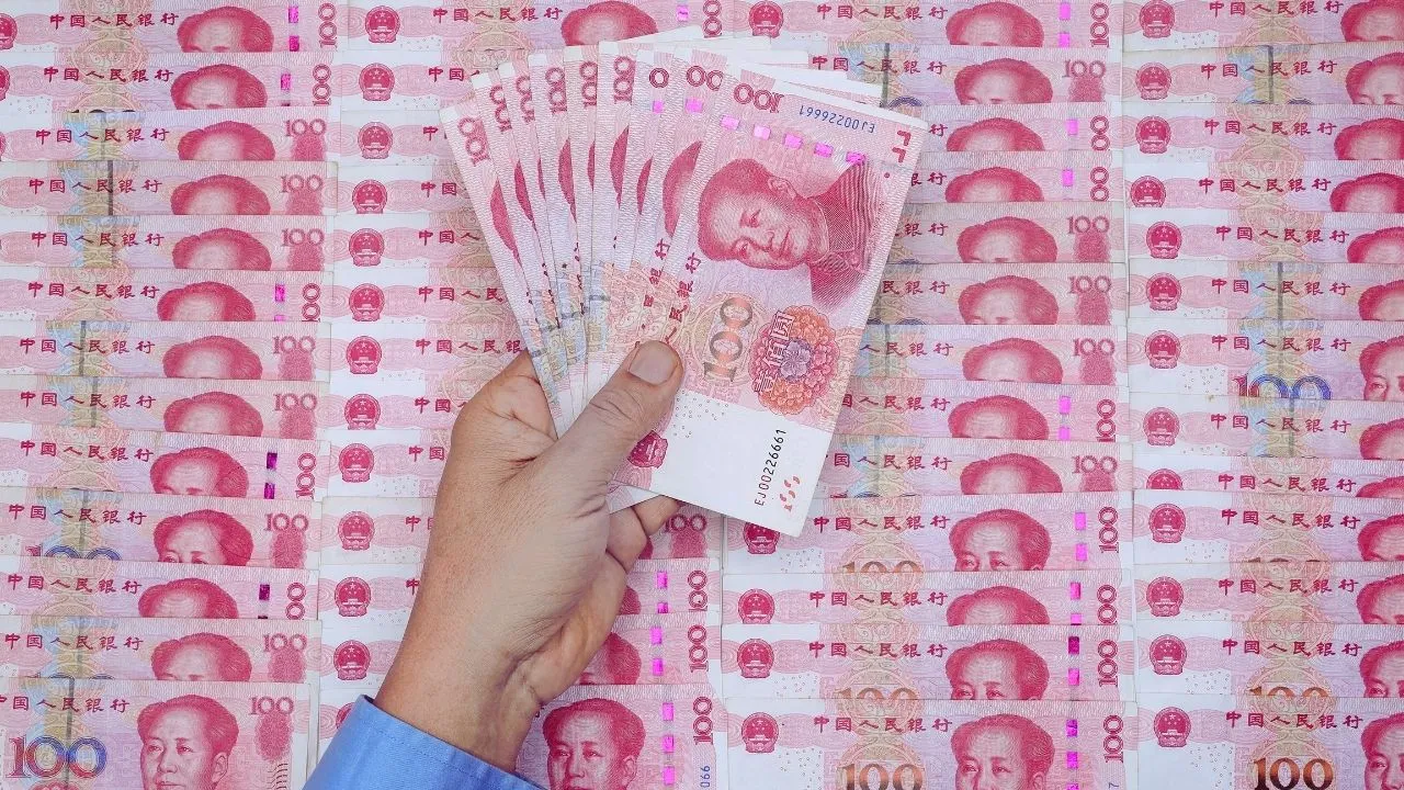 Çin Yuanı Dolar Karşısında 32 Ayın Zirvesine Çıktı