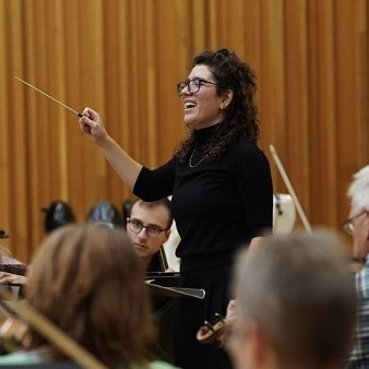 Bagetiyle Sihirler Yaratan Orkestra Şefi resim: 1