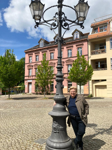 117 yıldır heykeli selamlanan dolandırıcı! resim: 3