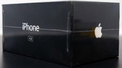 Kutusu açılmamış ilk iPhone dudak uçuklatan fiyata satıldı resim: 1
