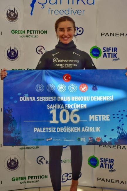 TEV ile el ele veren Şahika Ercümen, 100 kız öğrenciye destek için 106 metrelik dalış rekorunu kırdı resim: 3