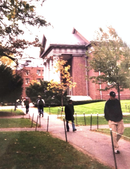 Kim bu John Harvard, niye heykeli dikilmiş ki? resim: 1