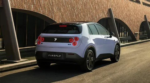 2026 Dünyada Yılın Otomobili Belli Oldu! İşte Zirveye Yerleşen Dev İsimler resim: 1