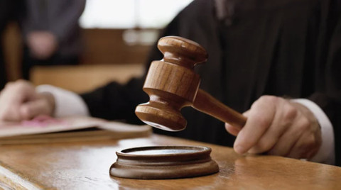 İş arkadaşını ısırdı, tazminatsız kovuldu