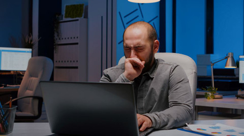 Uykusuz çalışanlar yaşlanınca risk altında