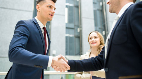 Tanışma korkusu nasıl yenilir?