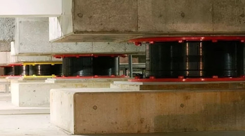 Depremi söndüren sismik izolatör nedir? Nasıl çalışır?