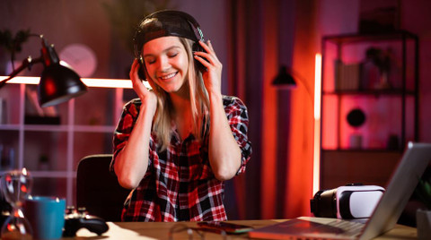 Müzik dinleyerek nasıl para kazanılır?