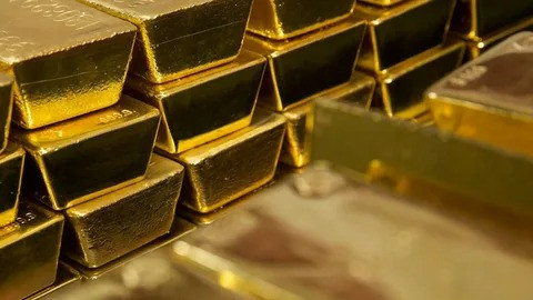 Güvenli Limanlar Parlıyor: Altın ve Mevduatın Yükselişi, Dolar ve Avro Dibe Çekti!  resim: 0