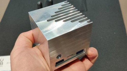 Dünyanın en küçük masaüstü bilgisayarı satışta! Özelliklerine inanamayacaksınız! resim: 1