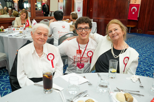 TEV'de Cumhuriyet'in 100.yılı coşkusu! Erol Evgin konseriyle kutlandı resim: 4