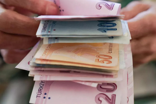 Maaş Promosyonunda Tarihi Rekor: Öğretmenlere Tek Seferde 84 Bin 250 TL Ödeme! resim: 0