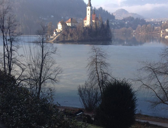 Karşılıksız Aşk, Heykel ve Masal Beldesi Göl resim: 4