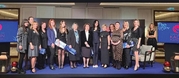 Beni ilk akıllı kadınlar keşfetti resim: 0