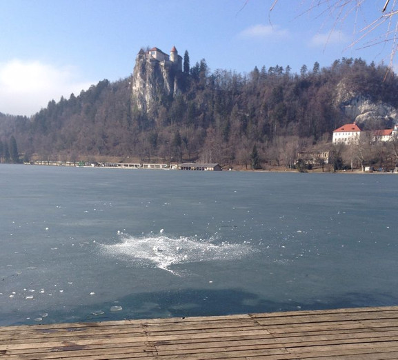 Karşılıksız Aşk, Heykel ve Masal Beldesi Göl resim: 7