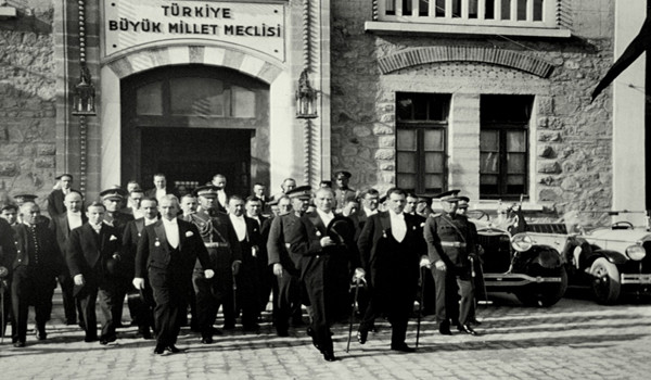 Torunumla Birinci Meclis, Anıtkabir ziyareti ve Cumhuriyet Müzesi resim: 9