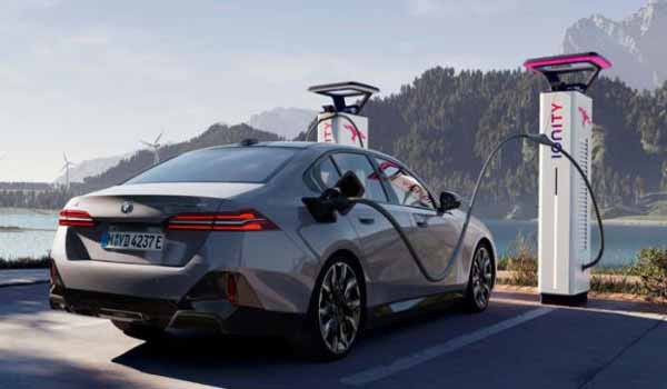 BMW 5 Serisi Türkiye'ye geliyor! Fiyatı ne kadar? resim: 1