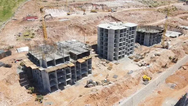 Bakanlık Açıkladı: Deprem Konutları Yıl Sonuna Kadar Büyük Ölçüde Tamamlanacak resim: 0