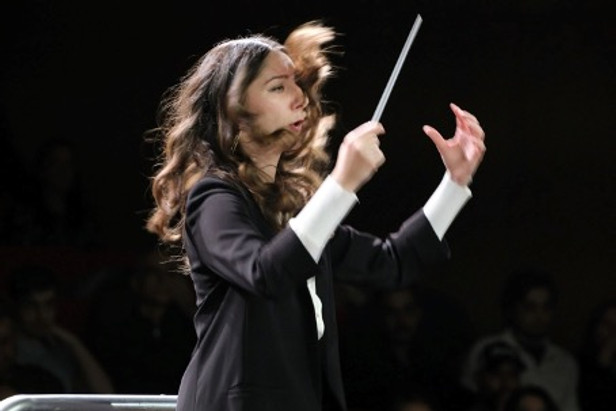 Müziği Hissettiren Sıra Dışı Bir Orkestra Şefi     resim: 0