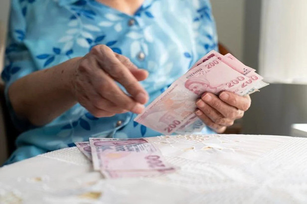 Emekli ve Memura Temmuz'da Çifte Müjde: Maaş Zammı Promosyonları da Uçuracak! İşte Yeni Oranlar... resim: 2