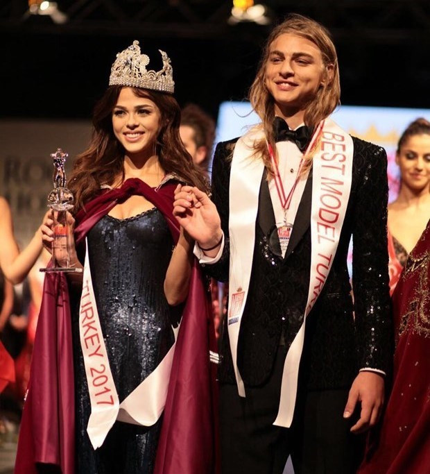 Best Model Of The World 2017 Aslıhan Karalar'ın Para Karakteri resim: 0