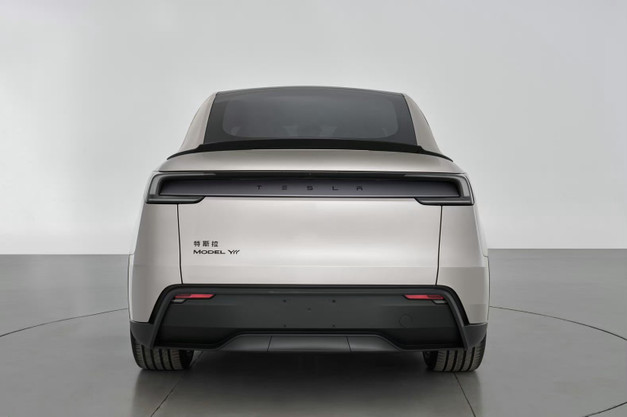 Tesla Model Y L Gün Yüzüne Çıktı: Çin Pazarı İçin 6 Koltuklu Dev SUV! resim: 1