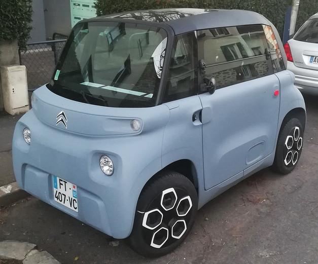 Şehirlerin Yeni Gözdesi: Elektrikli Mini Arabalar Kapış Kapış Gidiyor! İşte Güncel Modeller ve Fiyat resim: 0