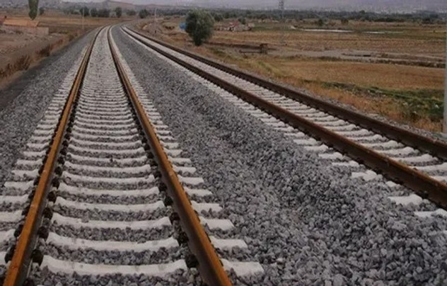 5 Şehir Arasındaki Mesafe Yarıya İnecek: Hızlı Tren Projesiyle Seyahat Süreleri Kısalıyor! resim: 1