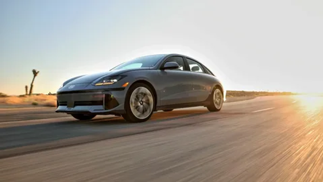 Elektrikli Sedanlarda Rekabet Kızışıyor: İşte 2025 Yılının Gözde Modelleri ve Fiyatları resim: 1