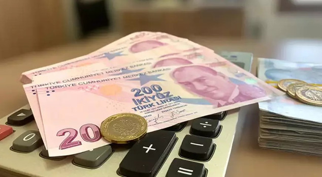 Emekliye İki Aşamalı Zam Formülü: Hem Enflasyon Farkı Hem de En Düşük Maaşa Özel Düzenleme Geliyor! resim: 1