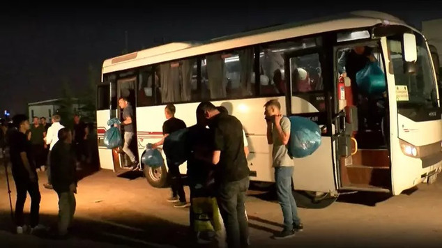 İnfaz Düzenlemesi Yürürlüğe Girdi, Cezaevlerinde Umut Kapıları Açıldı, Duygusal Buluşmalar Yaşanıyor resim: 0