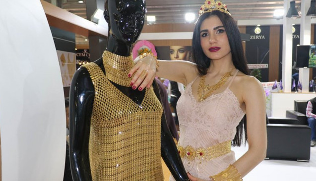 Bu Elbise Tam 1 Milyon 100 Bin Lira