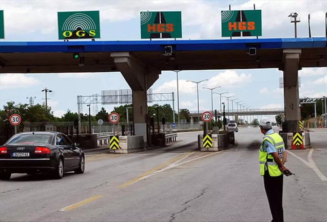 Bayramda Cezalar Yağmuru Gibi Yağdı: Sadece Arefe Gününde 23 bin 275 Sürücü Radara Yakalandı! resim: 1