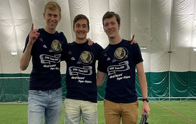 Kağıttan uçakta dünya rekoru kırıldı! İşte uçtuğu mesafe... resim: 0