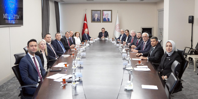Bakan Tekin, Cumhurbaşkanlığı Eğitim ve Öğretim Politikaları Kurulu Üyeleriyle Bir Araya Geldi resim: 0