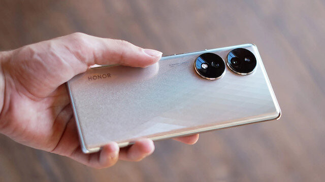 Akıllı telefon pazarında tek büyüyen marka! Apple ve Samsung'u geçti resim: 0