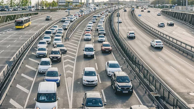 Otoyol Ücretlerinde Otomatik Zam Dönemi Başlıyor: Araç Sahiplerini İlgilendiren Yeni Düzenleme! resim: 0