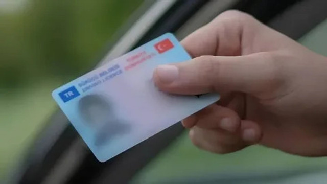 Eski Ehliyetler İçin Son Fırsat: Yenileme Ücreti 15 TL'den 7 Bin 438 TL'ye Fırlıyor! resim: 0