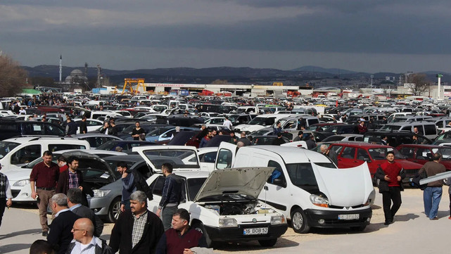 Sıfır Araç Satışları Düşüştü: İkinci El Otomobil Piyasası Satışları Rekor Kırdı! Fiyatlar Artar Mı? resim: 0