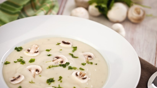 Yapımı basit, lezzeti dillere destan! Karşınızda çorbaların kralı “kremalı mantar çorbası” tarifi resim: 0