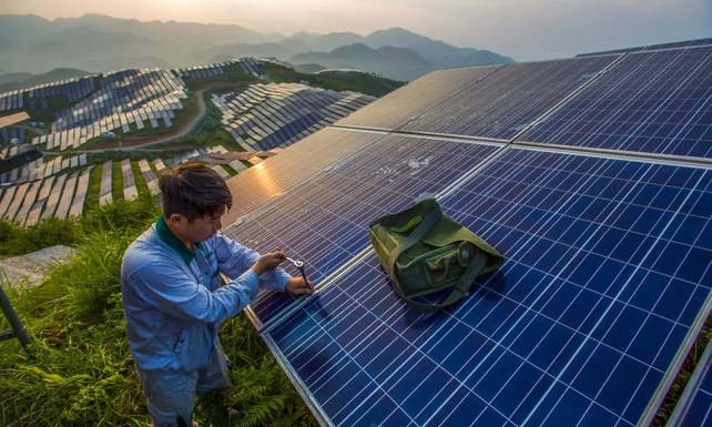Çin, çöllerini güneş panelleri ile kaplamaya başladı! resim: 1