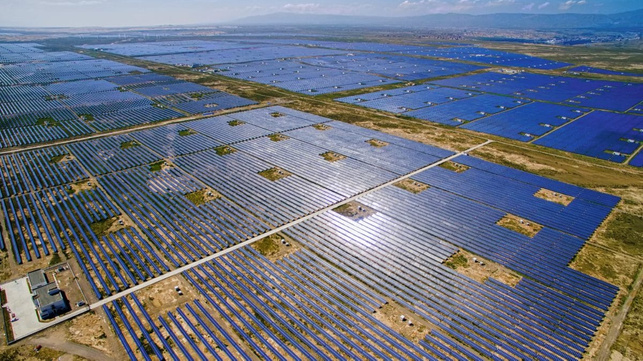 Çin, çöllerini güneş panelleri ile kaplamaya başladı! resim: 0