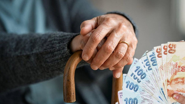 Ekim ayında emeklilere müjde gelir mi? Çalışma ve Sosyal Güvenlik Bakanı Vedat Işıkhan açıkladı resim: 0