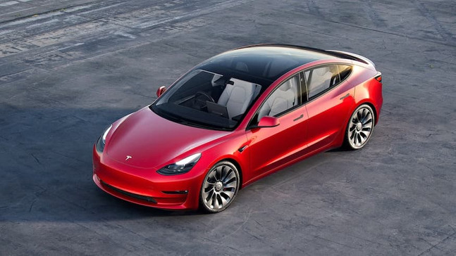 Tesla yeni nesil model 3'ü gözler önüne serdi: İşte detaylar ve fiyatı resim: 0