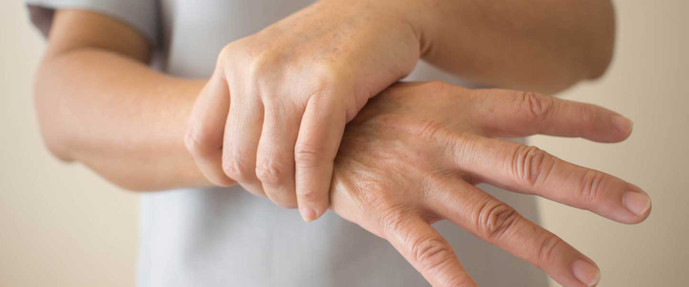 El titremesi yaşıyorsanız dikkat! El titremesi neden olur? Neye işaret? resim: 0