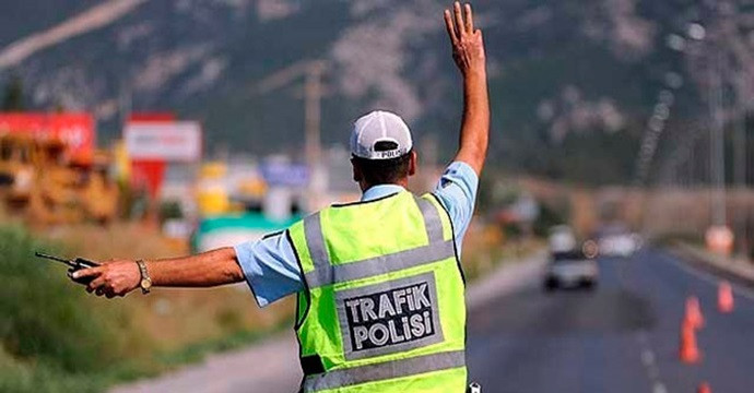 Sürücü belgesi taşıma zorunluluğu tarihe karışıyor mu? İşte yeni uygulama detayları! resim: 0
