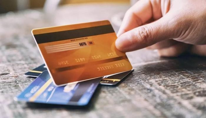 Resmi Gazete'de Yayımlandı: Kredi Kartı Faiz Oranları DÜŞTÜ, Limit Dilimleri Yükseldi! resim: 0