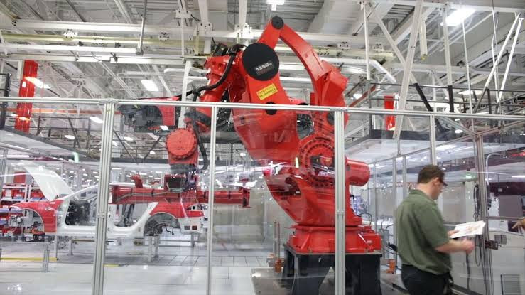 Tesla’da yeni işe başlayan bir kişi ne kadar maaş alıyor? resim: 0