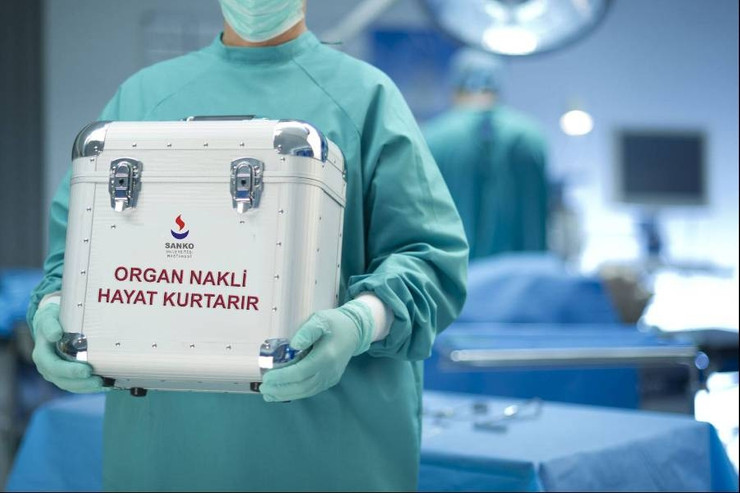 Tıp tarihinde bir ilk daha gerçekleşti! Tam küre göz nakli… resim: 0